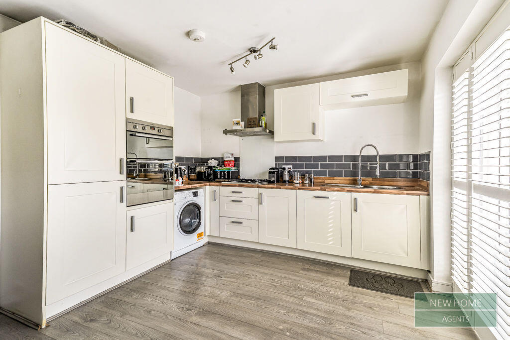 House in Guildford - View 2