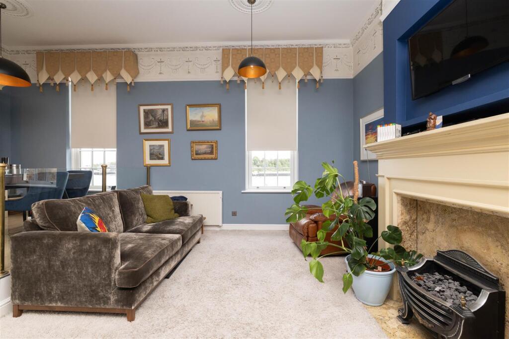 Apartment in North Tyneside, North East - View 3