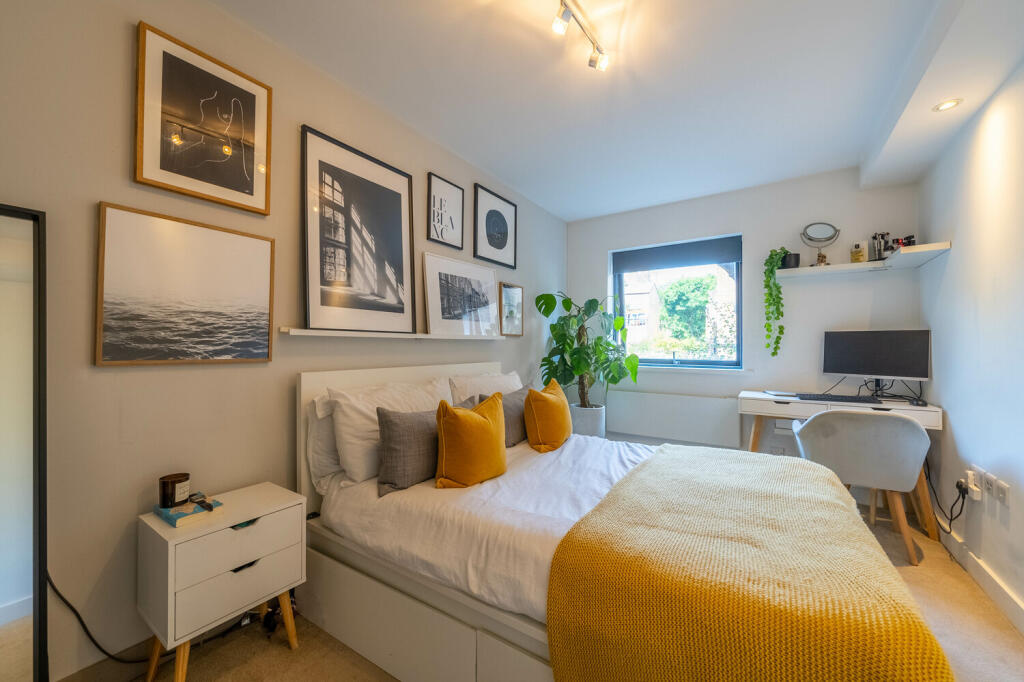 House in London - View 5