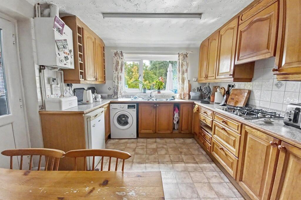 House in Winchester, Nob's Crook, Colden Common - View 5
