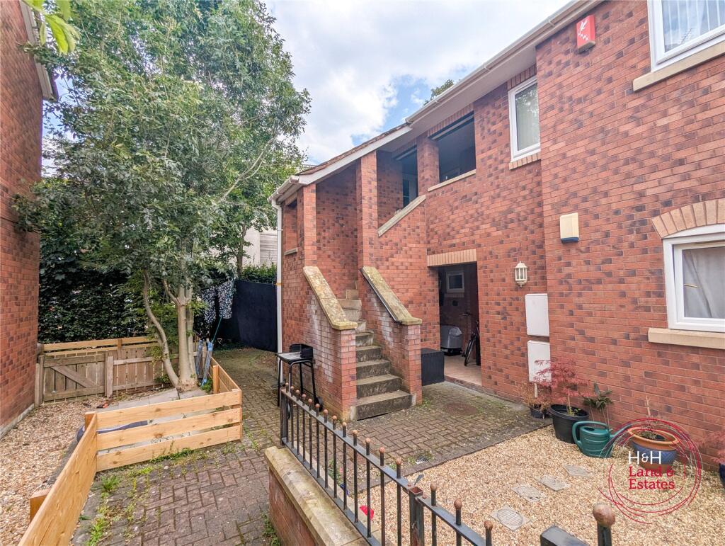 2-bed flat on 18 Coledale Mews, Newtown Road, Carlisle, £70,000