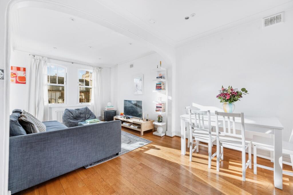 Apartment in London, Hammersmith - View 3