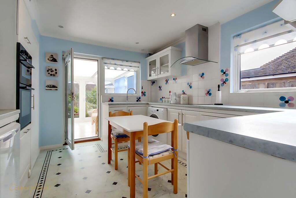 House in Arun, East Preston - More