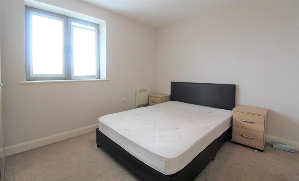 Apartment in Wakefield - View 5