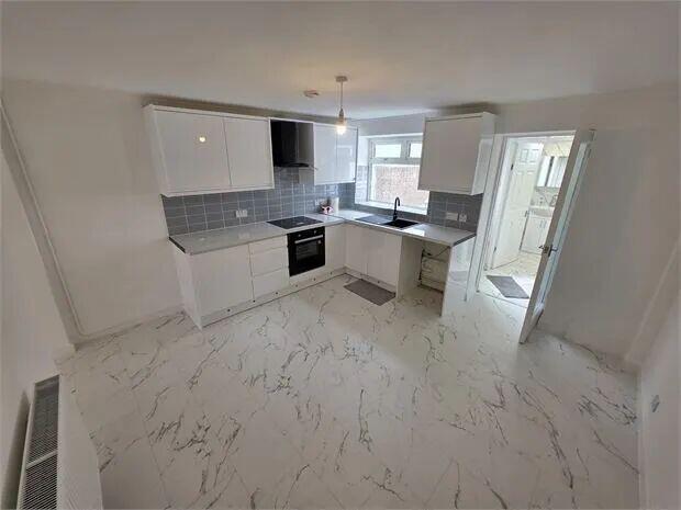 House in Cardiff, Pen-y-graig - View 3