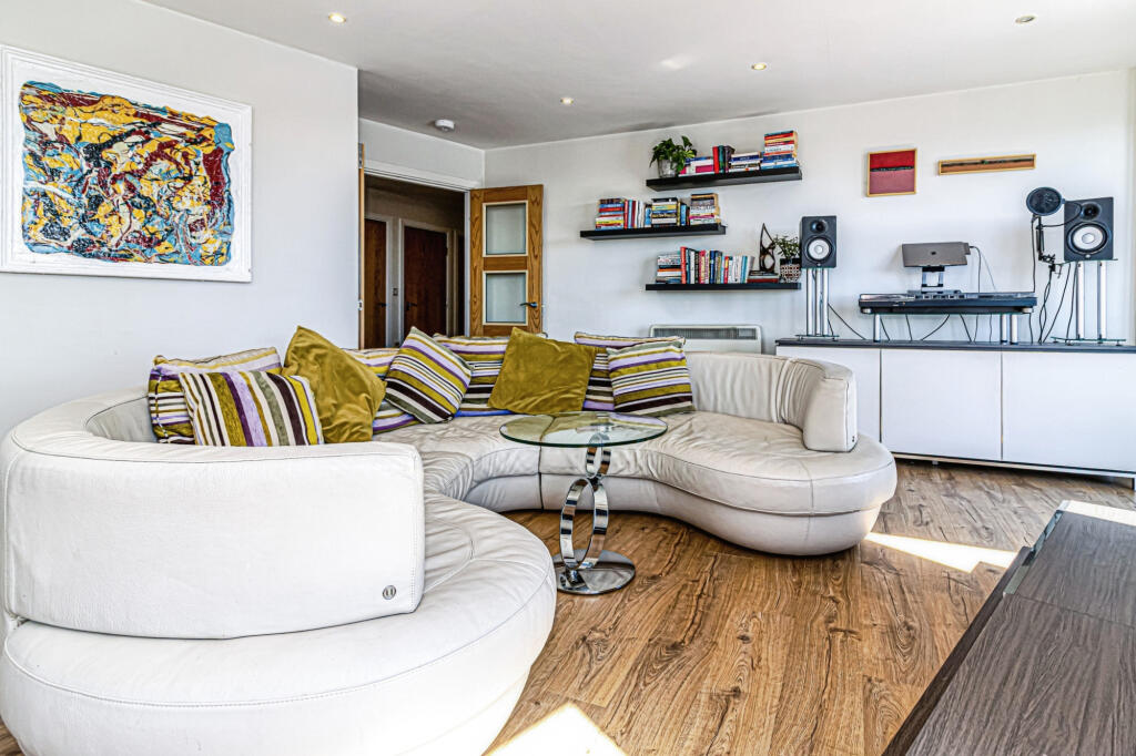 Apartment in Manchester - View 5