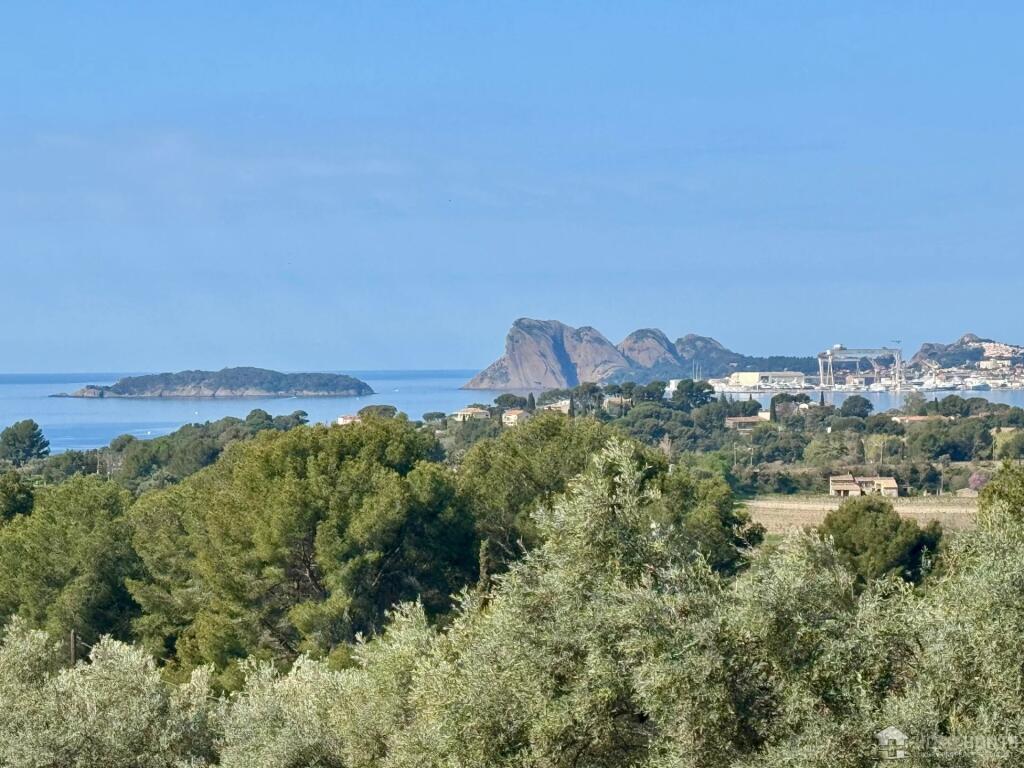 Main image of property: Provence-Alps-Cote d`Azur, Bouches-du-Rhône, La Ciotat