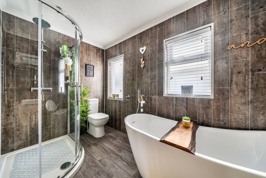 House in West Lancashire, Simonswood - More