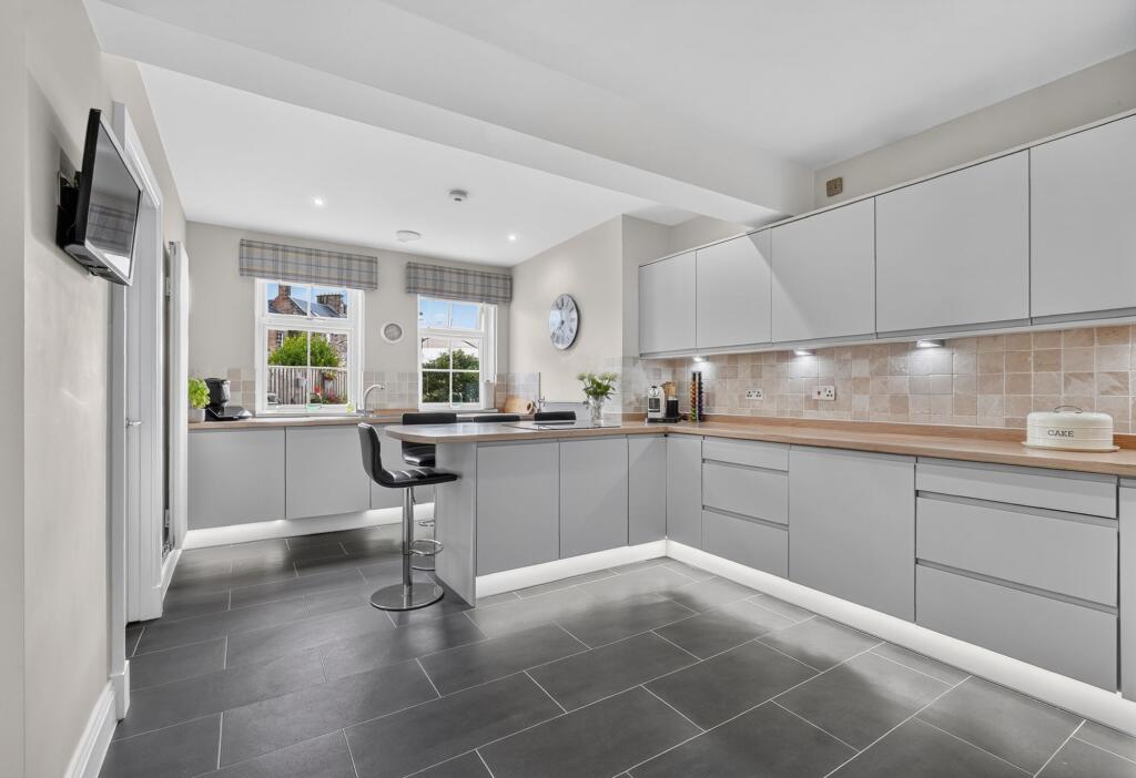 31 Montgomerie Drive, Stewarton, KA3 3AP photo 3