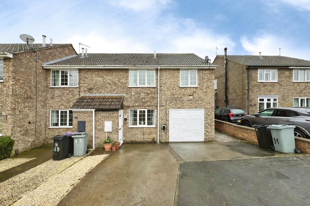 First Avenue, Grantham, NG31 - View 2