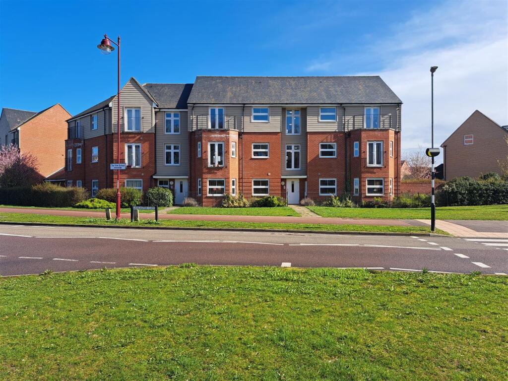 Main image of property: Lancaster Gate, Upper Cambourne