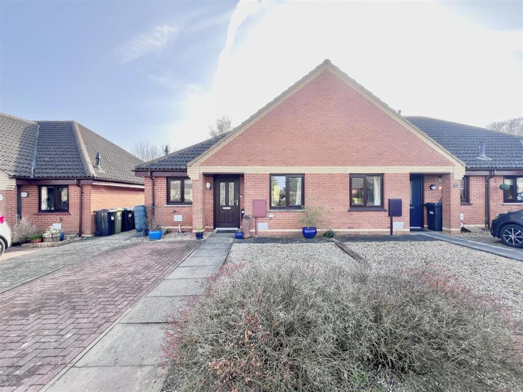 2-bed semi-detached on Marconi Croft, Shenley Lodge, Milton Keynes, £280,000