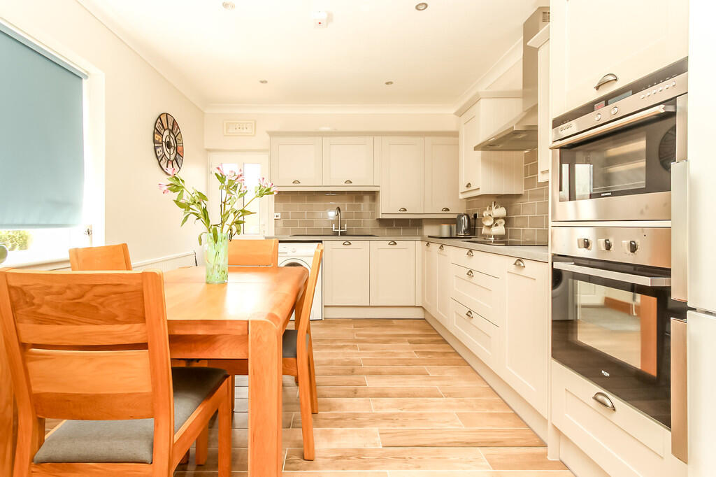 Station Road, Irchester - More