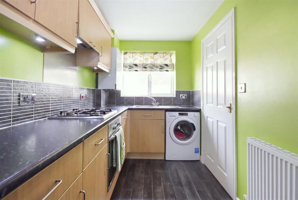 House in Bolsover, Clowne - More
