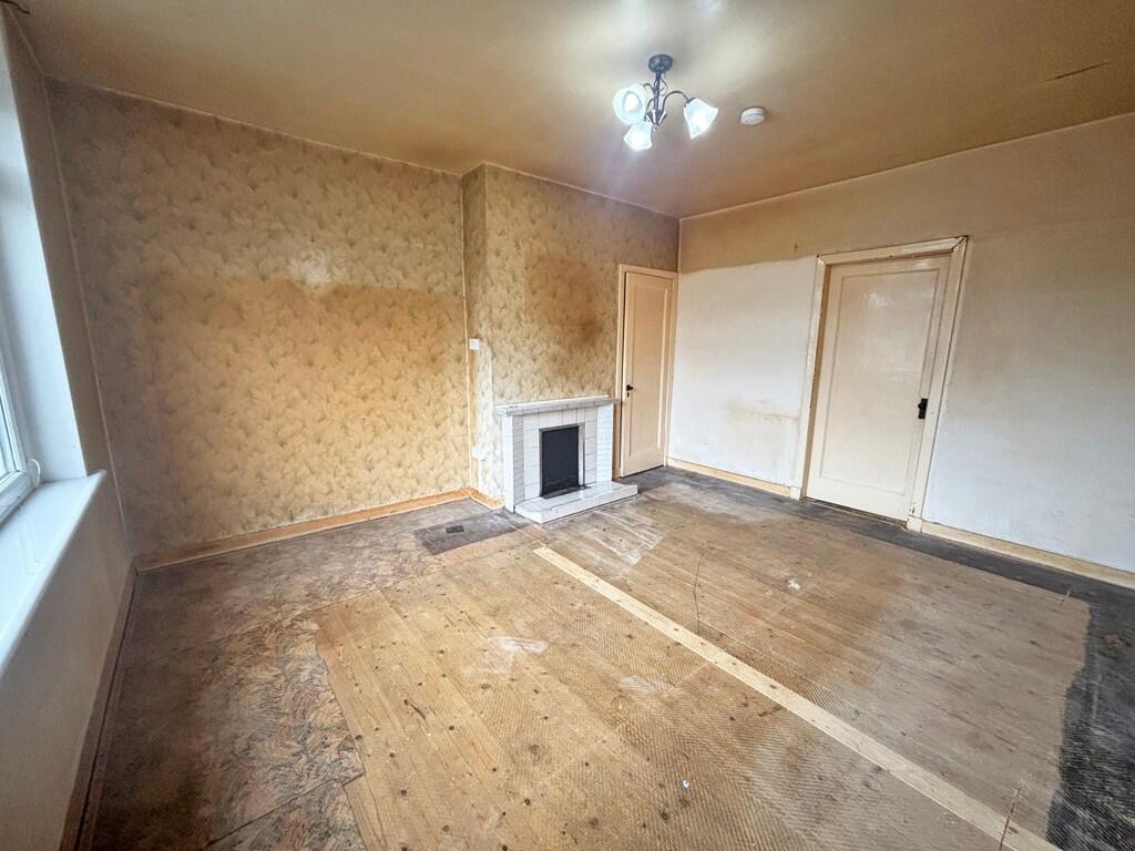 28 Lochy Road, Fort William, PH33 6NN photo 4