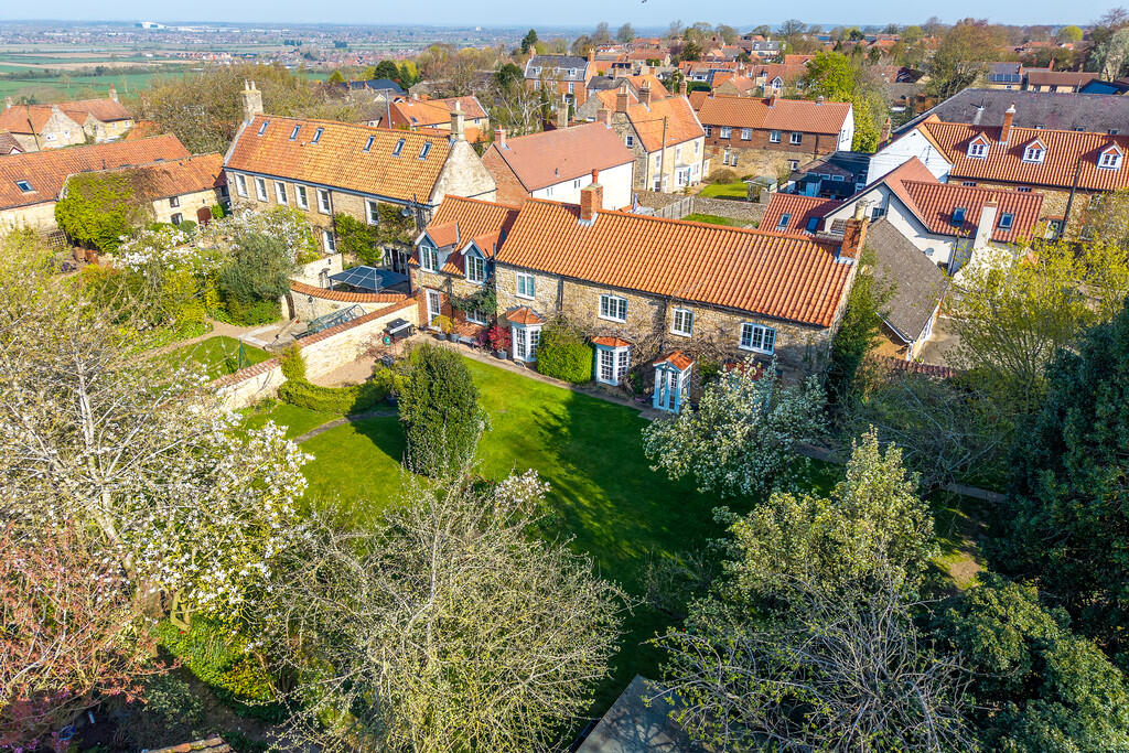 High Street, Waddington, Lincoln - View 5