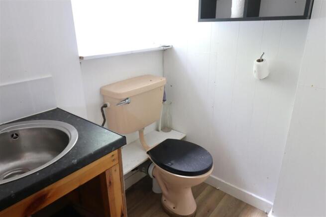 Bathroom.JPG