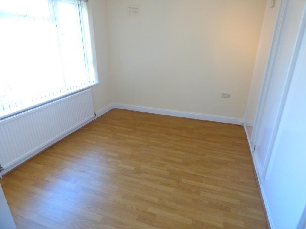 Apartment in Belvedere, Lessness Heath - View 5