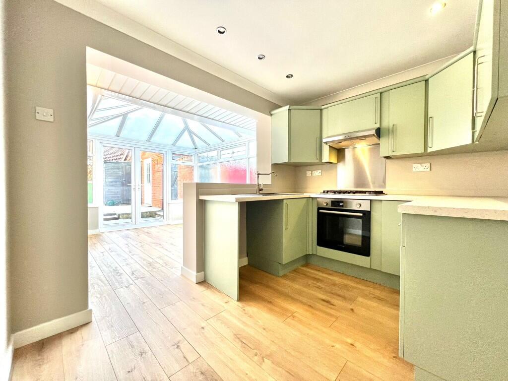 2-bed bungalow on West Scar, Redcar, North Yorkshire, TS10, £230,000