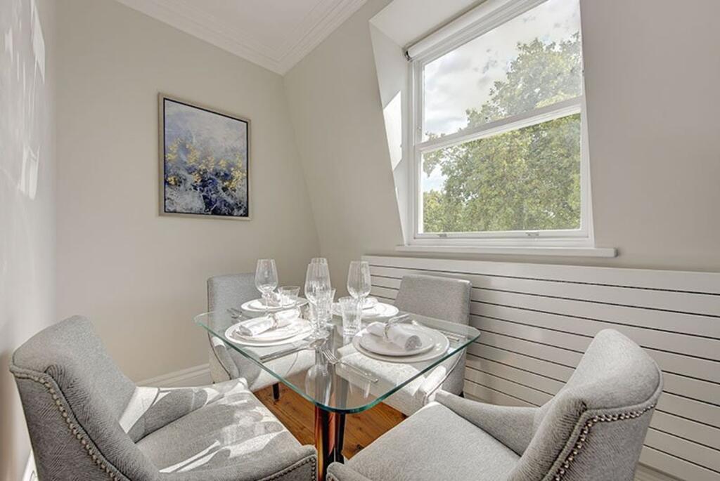 Apartment in London, City of Westminster - View 4
