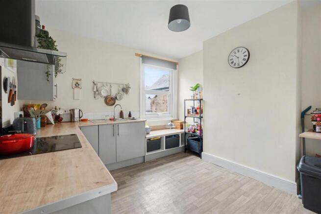 Kitchen_1.jpeg