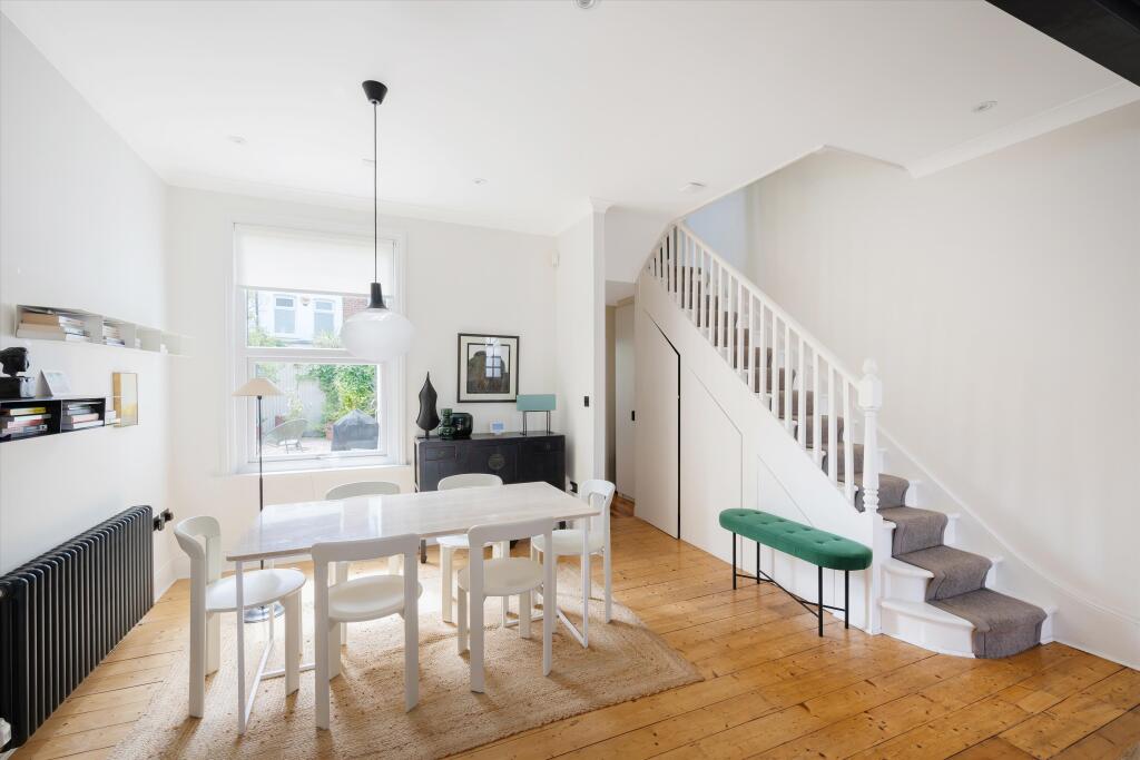 House in London, Queen's Park - More