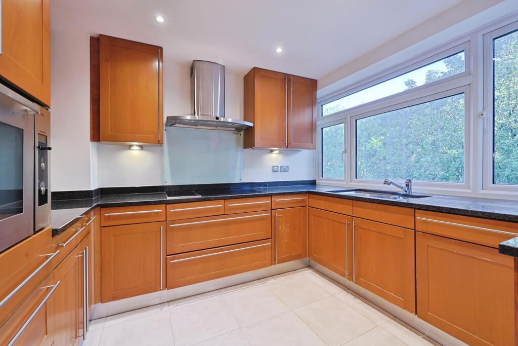 Apartment in London - View 2