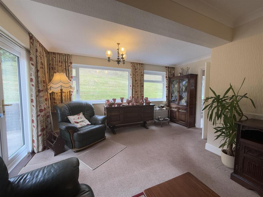 Croftwood Road, Stourbridge photo 3