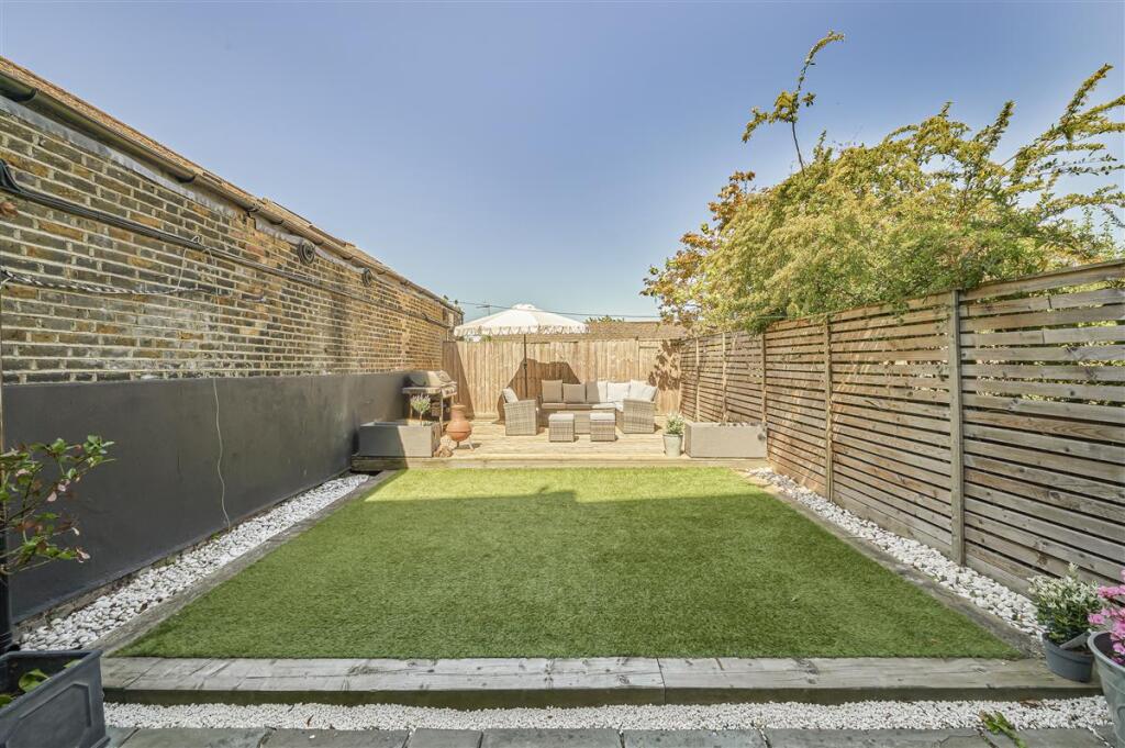 Main image of property: Lavender Hill, SW11