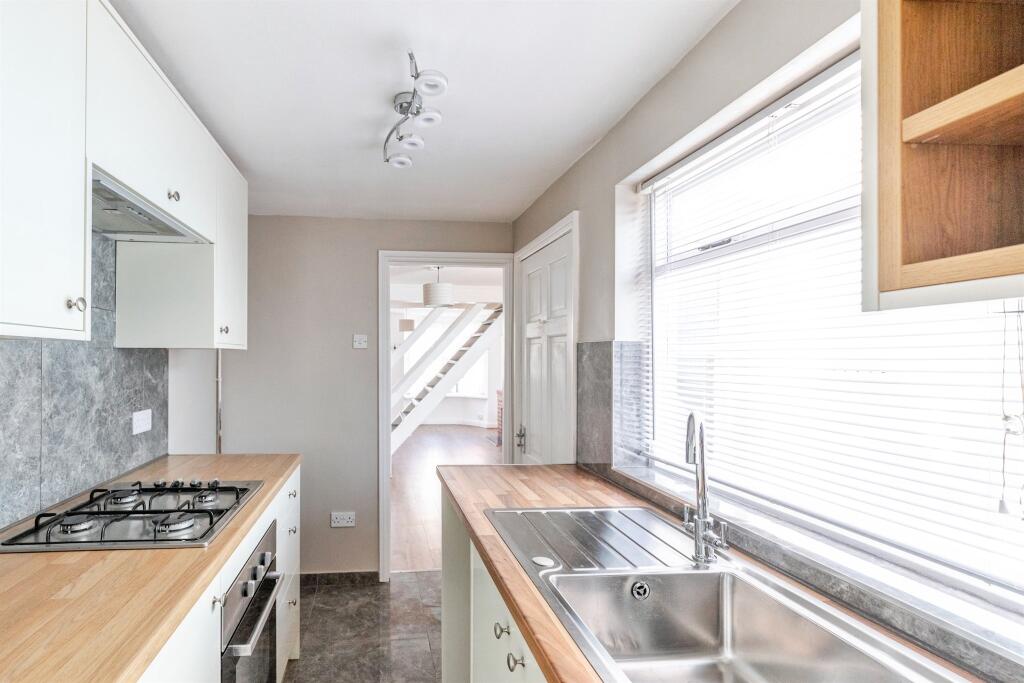 House in Irthlingborough, Crow Hill - More