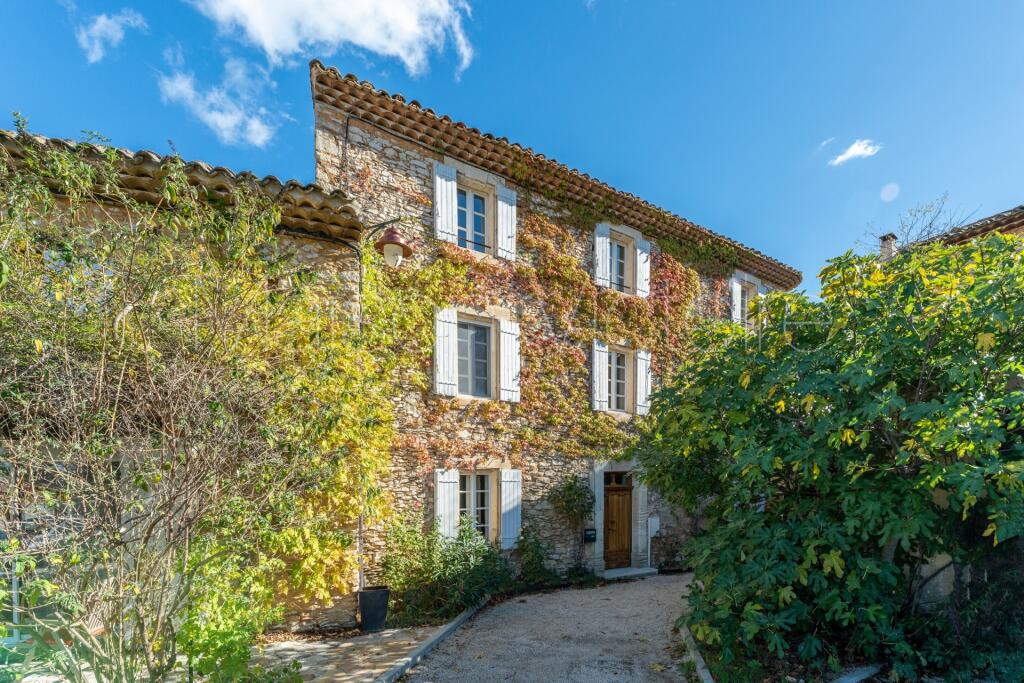 Main image of property: Provence-Alps-Cote d`Azur, Vaucluse, Roussillon