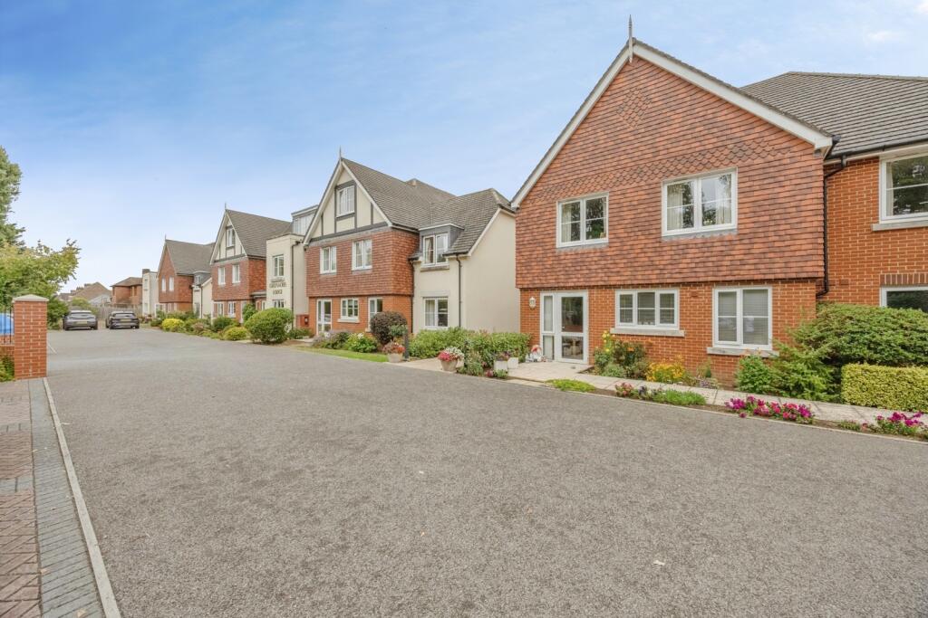 Main image of property: Limpsfield Road, Warlingham, Surrey, CR6