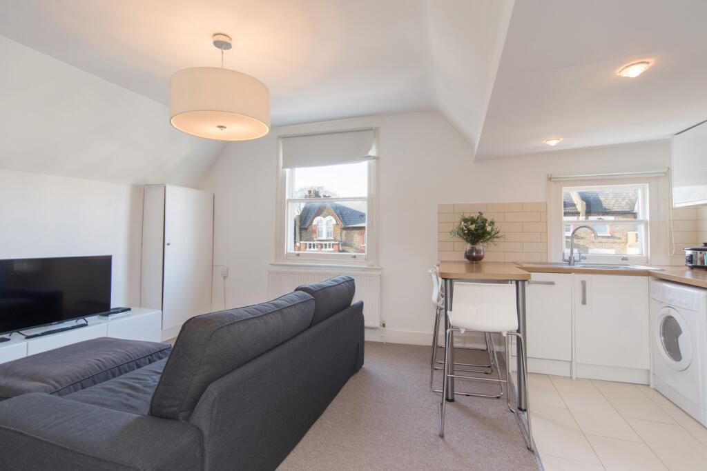 Apartment in London - More