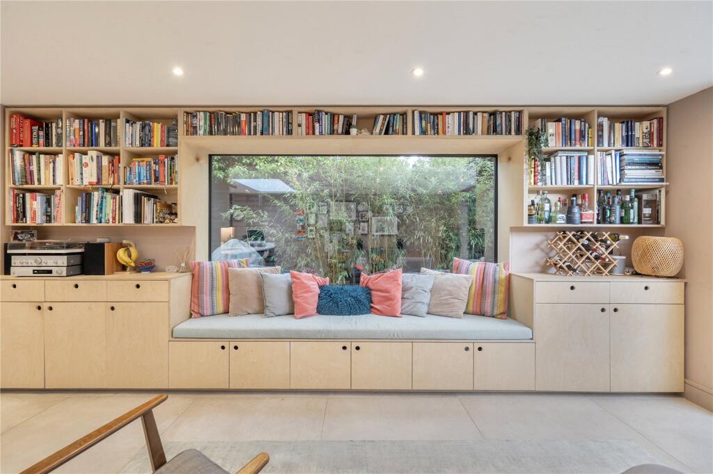 House in London, Colney Hatch - View 5