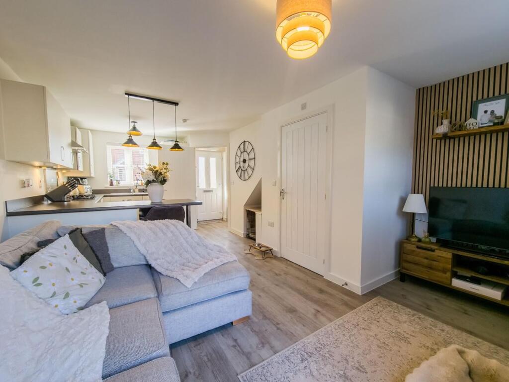 House in Towcester, West Northamptonshire - View 2