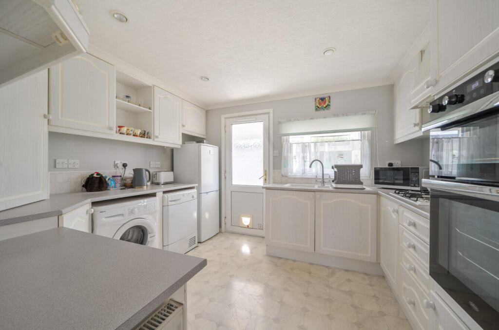 The Fairway, Willowbrook Park, Lancing, West Sussex, BN15 - View 6