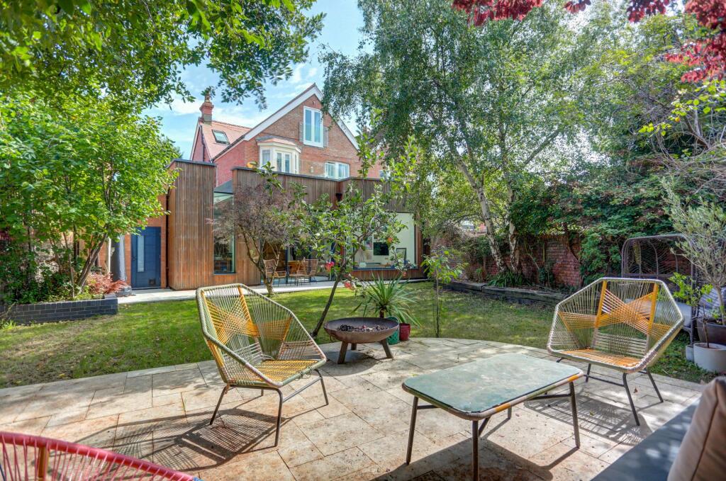 Main image of property: Pembroke Avenue, Hove, BN3