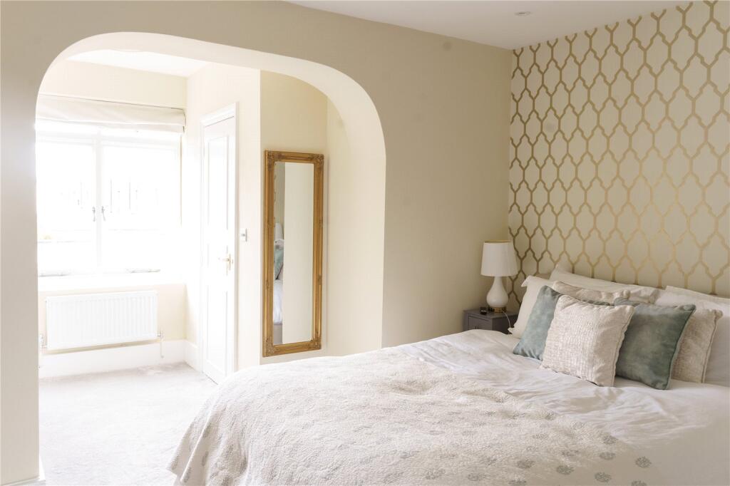 Main image of property: Holland Park Avenue, Notting Hill, W11