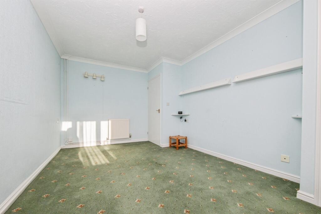 Alasdair Place, Claydon, Ipswich photo 2