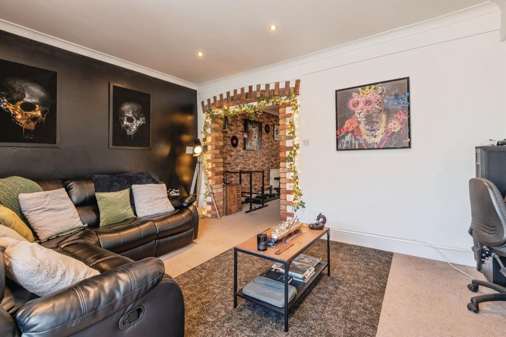 Apartment in Taunton - View 4