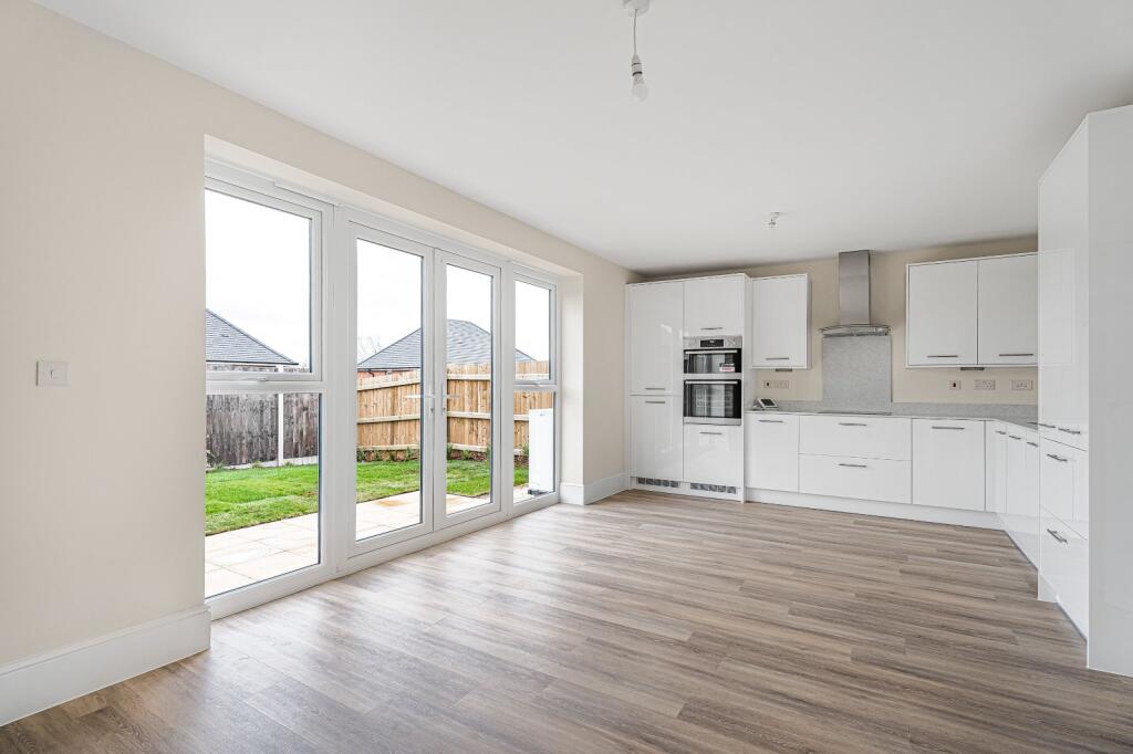 Bochintone Road, Bulkington, Bedworth, Warwickshire, CV12 photo 4