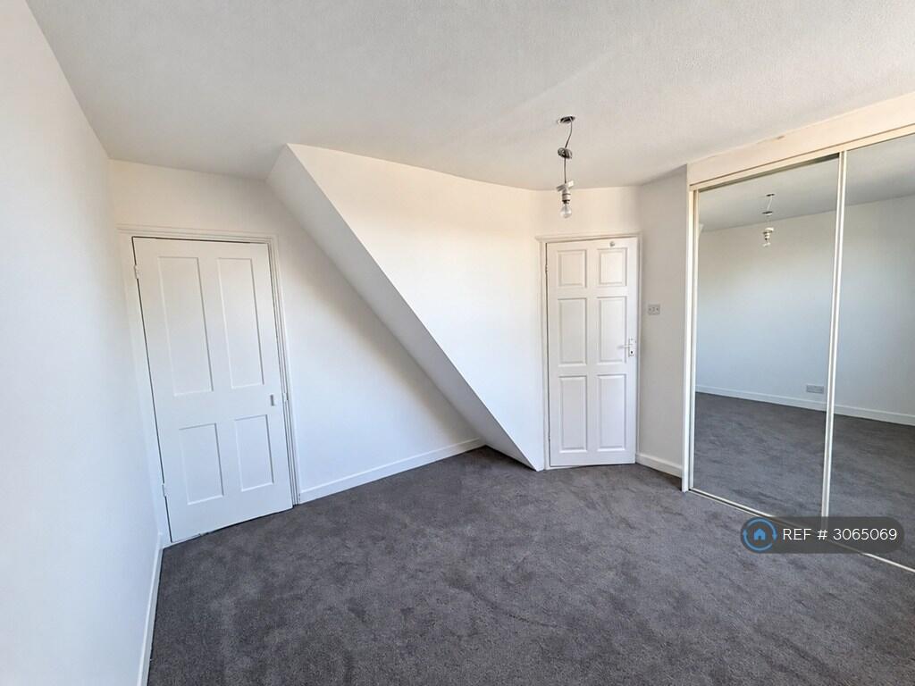 House in Rochester - View 5