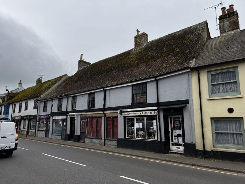Main image of property: Flat to let - New Romney