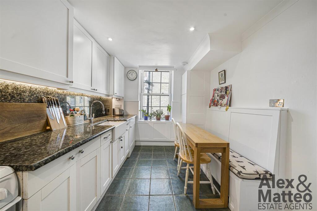 Apartment in London, Dickens Estate, Bermondsey - More