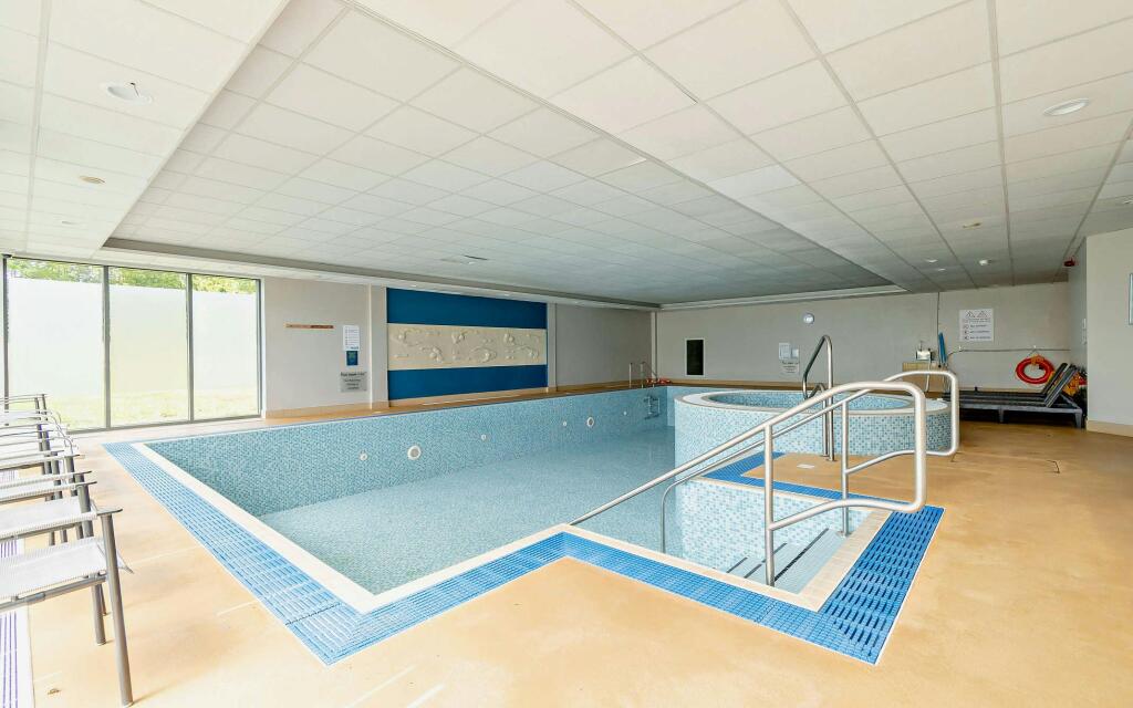 Pool.jpg