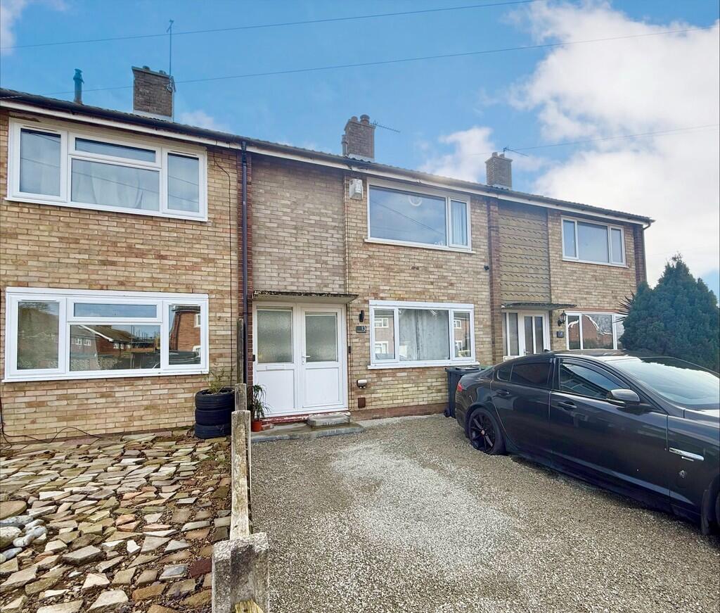 2-bed terraced on St. Antonys Avenue, Gorleston, £175,000