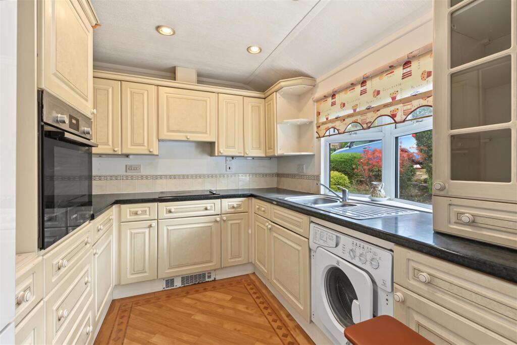 House in Nottingham, Killarney Park, Bestwood Village - View 4