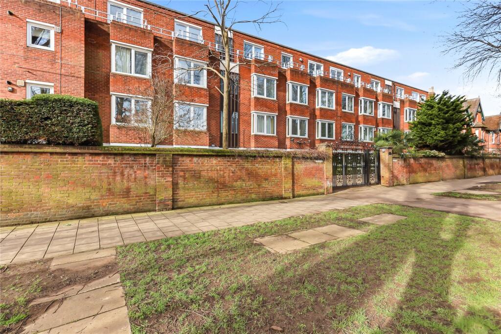 Main image of property: De Parys Avenue, Bedford, Bedfordshire, MK40