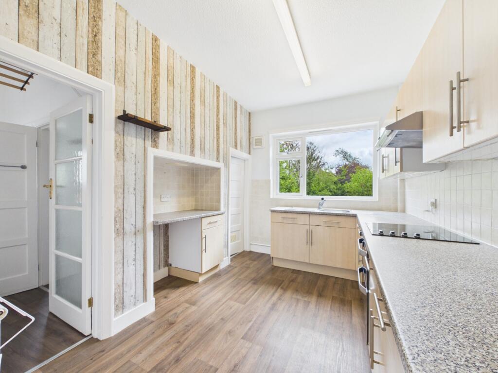 House in Bromley - More