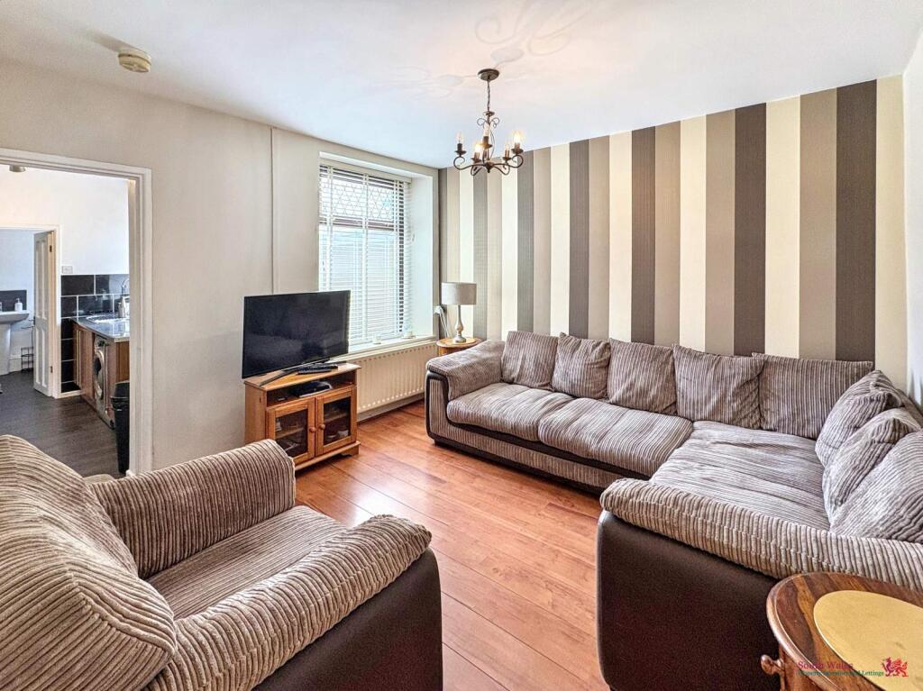 Prospect Place, Treorci, Rhondda Cynon Taf, CF42 6RE photo 4